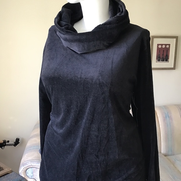 La Vie En Rose Black Sweater - Picture 1 of 5